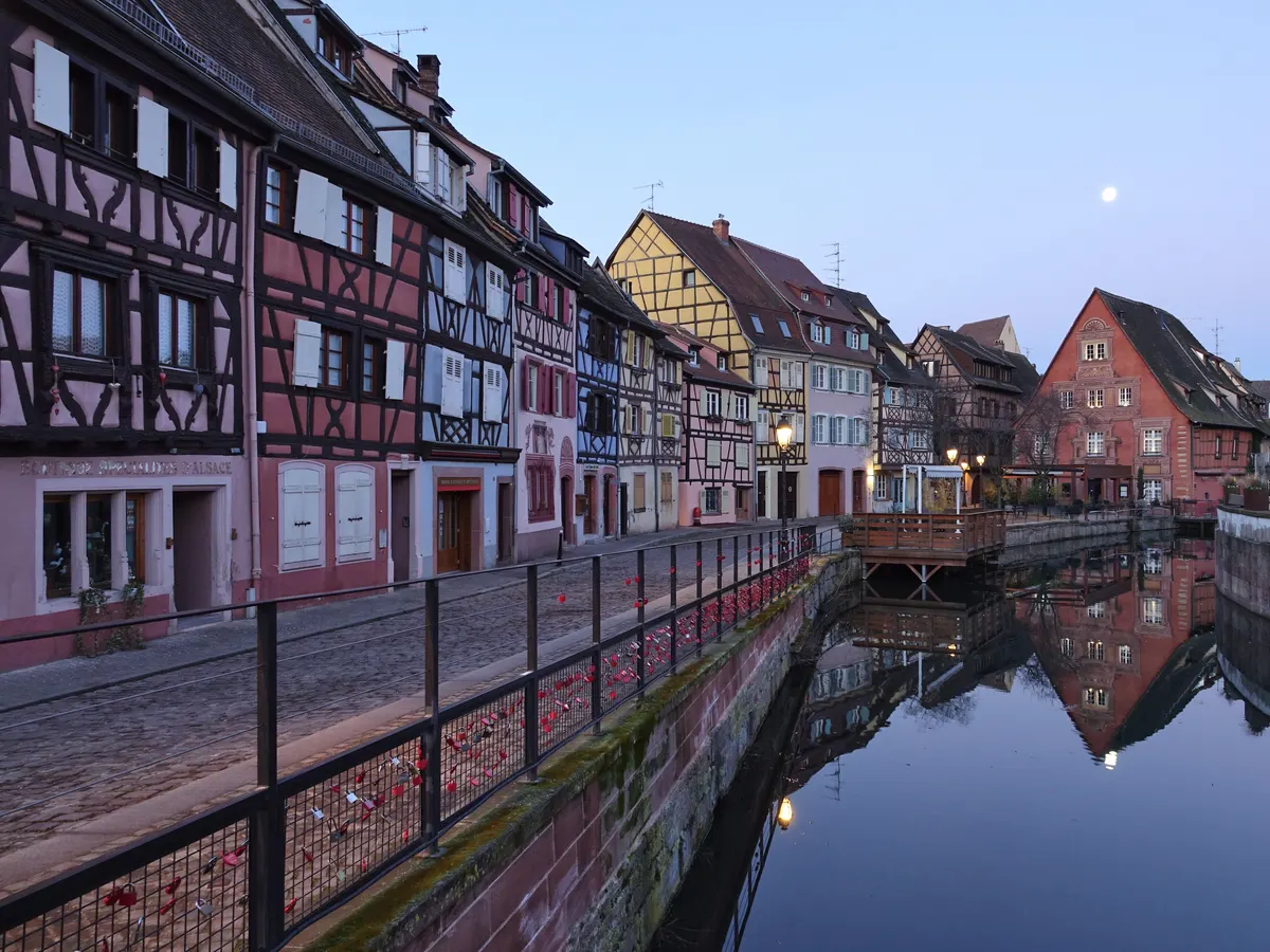 Colmar : les maisons à colombages de la Petite Venise au bord de la Lauch