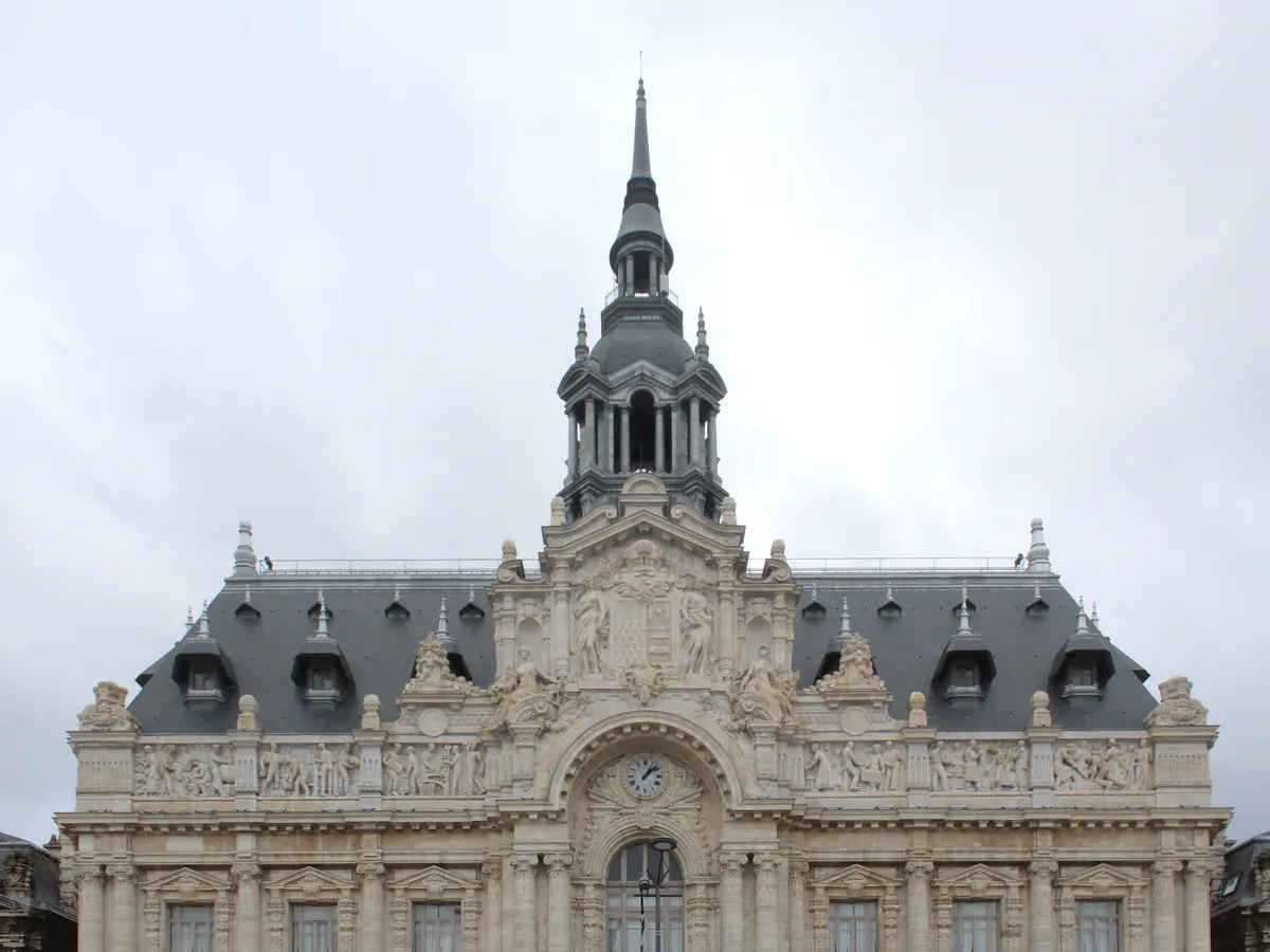 Roubaix : l'hôtel de ville sur la Grand-Place